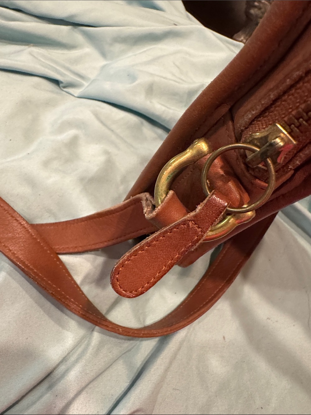 Authentic vintage women’s Coach LEATHER crossbody purse - Picture 5 of 5